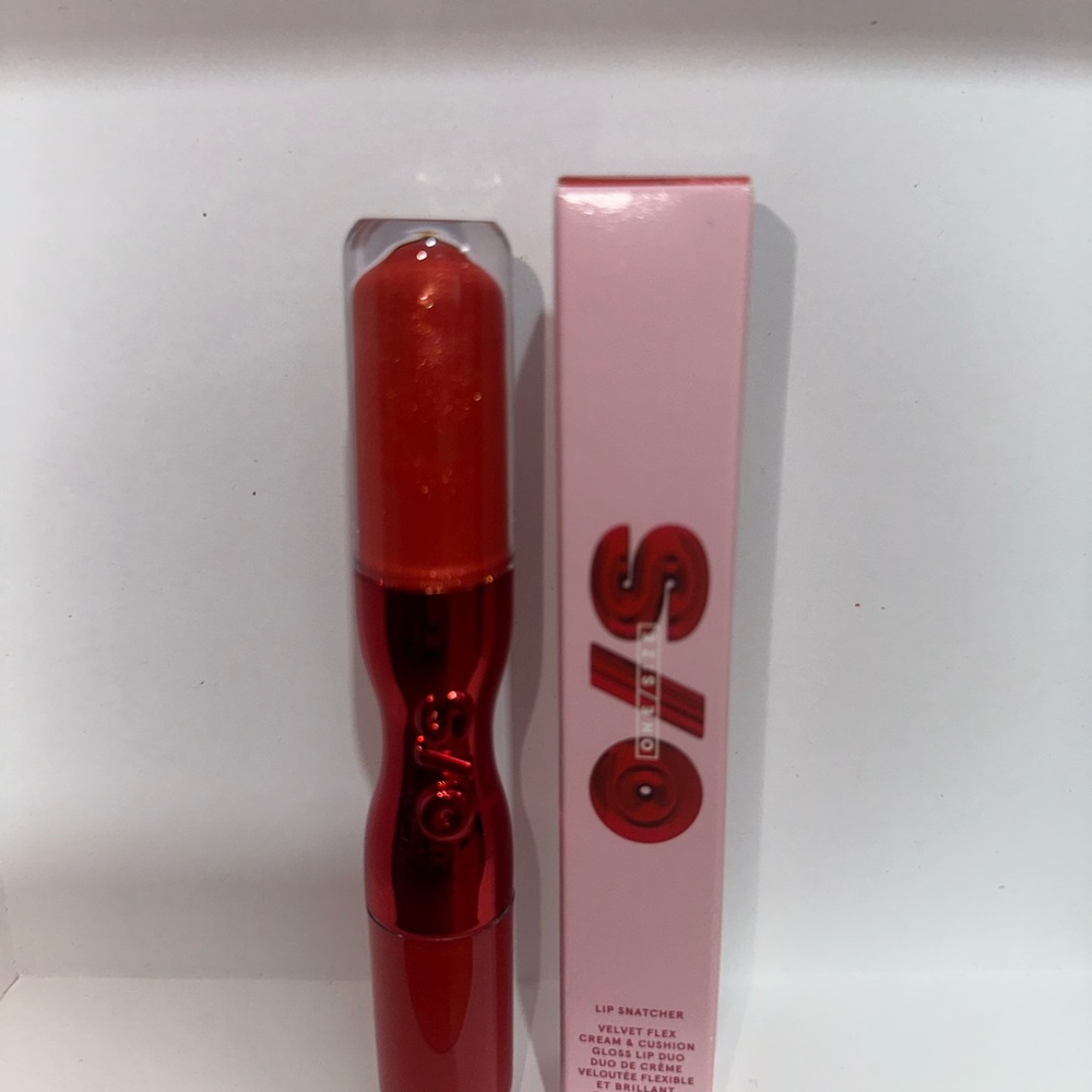Sio Lip Snatcher Velvet Flex in Red